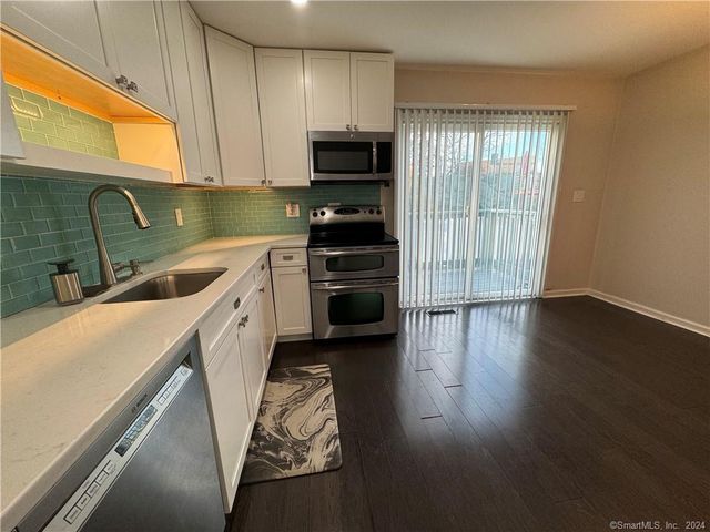 41 Nash Place B, Norwalk, CT 06854