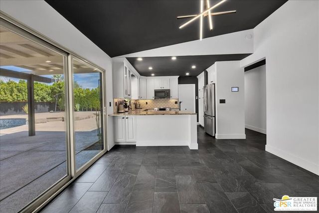 3190 E Loma Vista Circle, Palm Springs, CA 92264