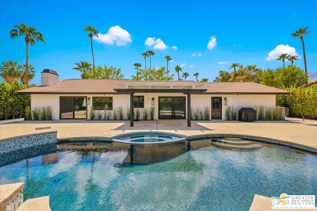 3190 E Loma Vista Circle, Palm Springs, CA 92264