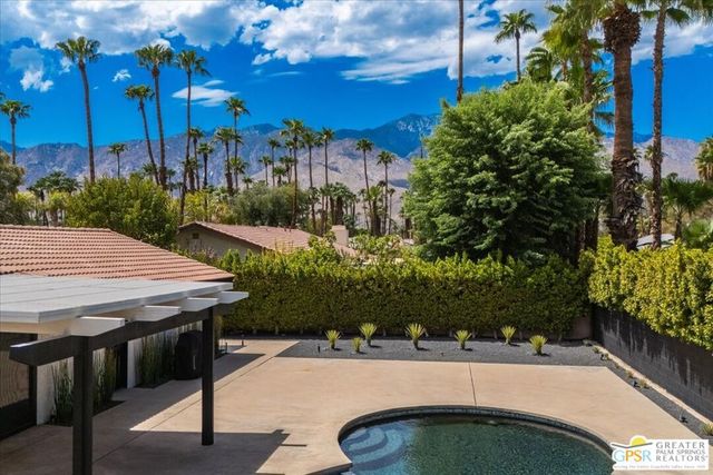 3190 E Loma Vista Circle, Palm Springs, CA 92264