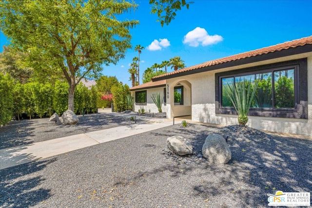 3190 E Loma Vista Circle, Palm Springs, CA 92264