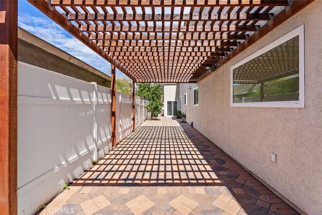 320 7th, Huntington Beach, CA 92648