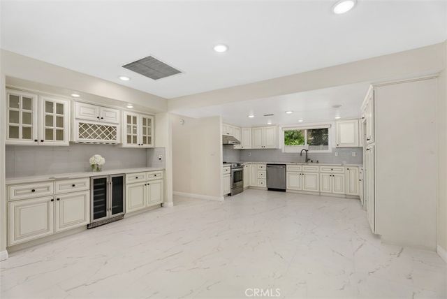 320 7th, Huntington Beach, CA 92648