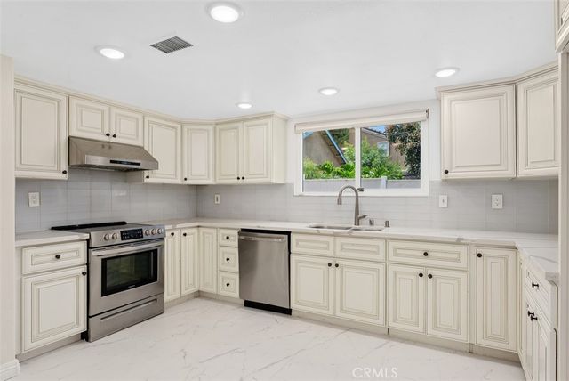 320 7th, Huntington Beach, CA 92648