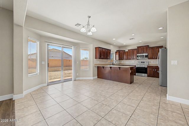 17873 W WATSON Lane, Surprise, AZ 85388
