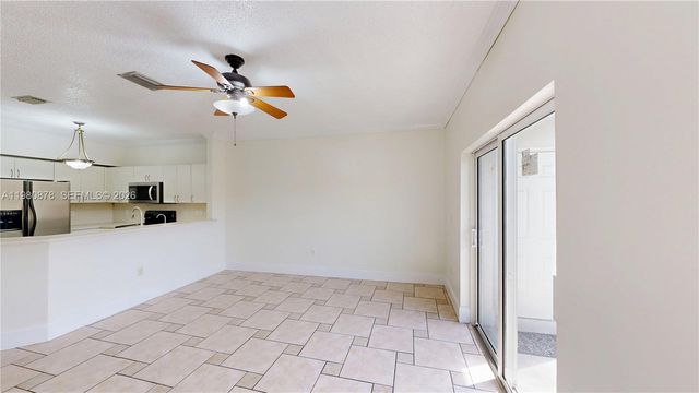 2221 SE 26th Ln 2221, Homestead, FL 33035