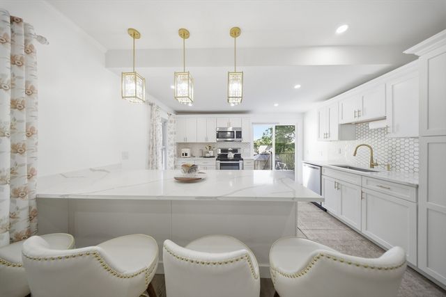 131 Pearl St, Gardner, MA 01440