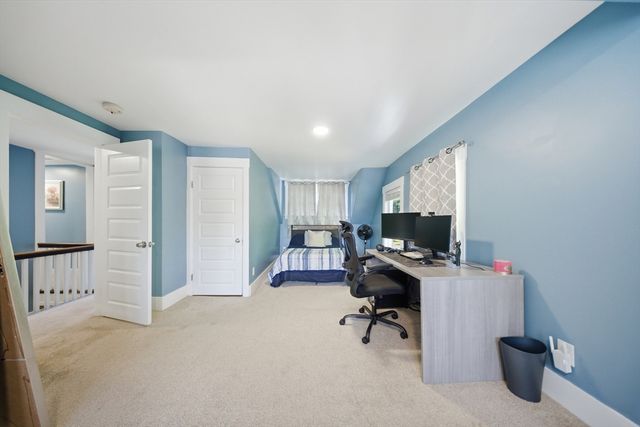 131 Pearl St, Gardner, MA 01440