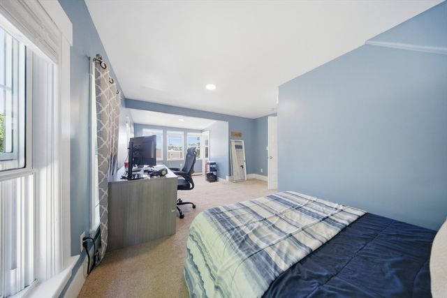 131 Pearl St, Gardner, MA 01440