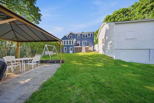 131 Pearl St, Gardner, MA 01440