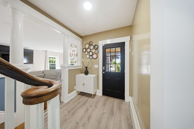 131 Pearl St, Gardner, MA 01440