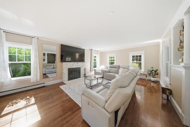 131 Pearl St, Gardner, MA 01440