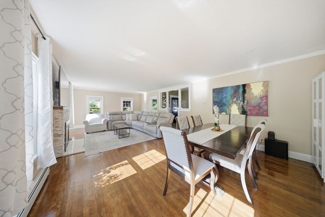 131 Pearl St, Gardner, MA 01440