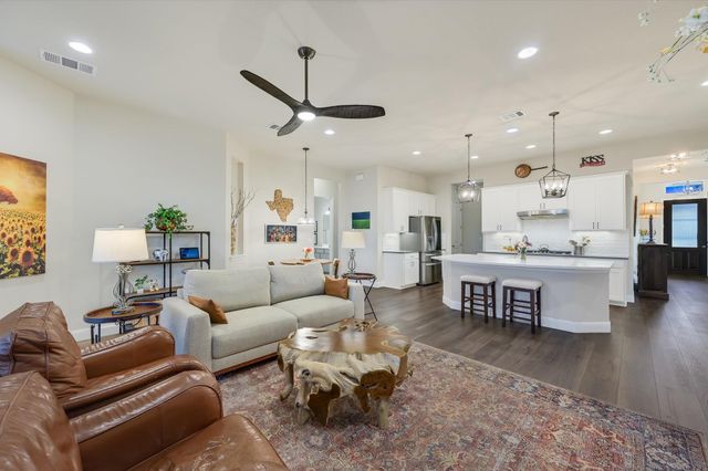 125 Ridgeview CT, Georgetown, TX 78628