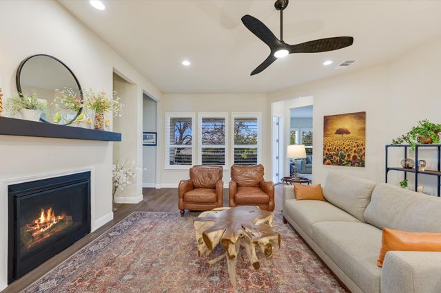 125 Ridgeview CT, Georgetown, TX 78628