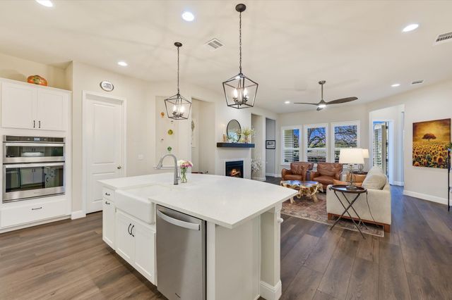 125 Ridgeview CT, Georgetown, TX 78628