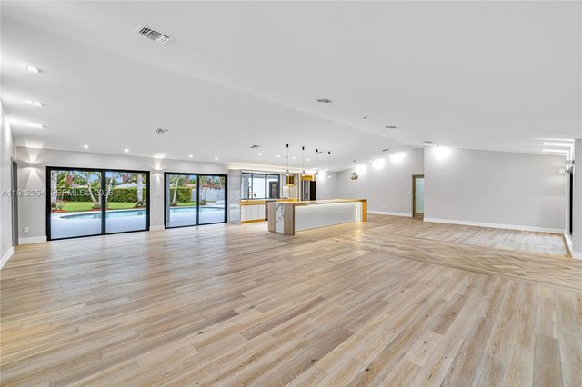 10600 SW 140th St, Miami, FL 33176