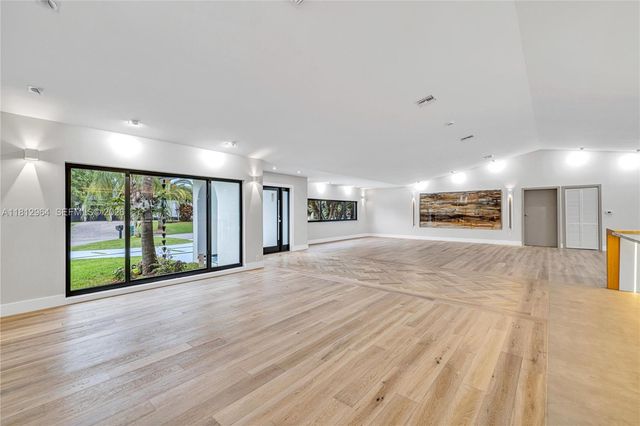 10600 SW 140th St, Miami, FL 33176