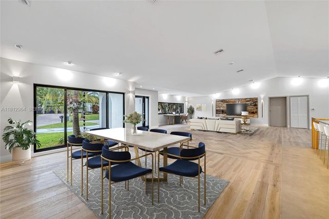 10600 SW 140th St, Miami, FL 33176