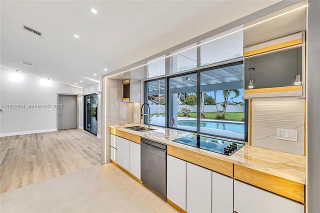 10600 SW 140th St, Miami, FL 33176