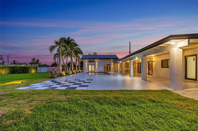 10600 SW 140th St, Miami, FL 33176