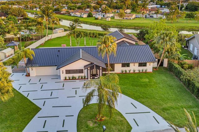 10600 SW 140th St, Miami, FL 33176