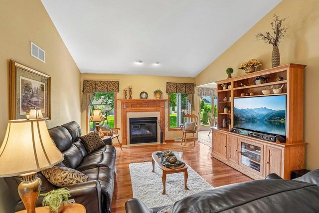 1004 Ganser Drive, Waunakee, WI 53597