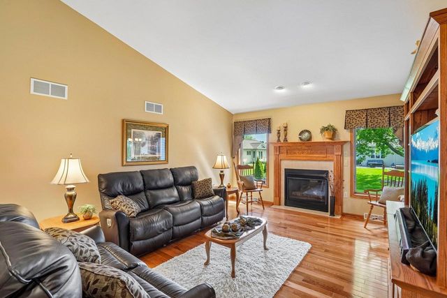 1004 Ganser Drive, Waunakee, WI 53597
