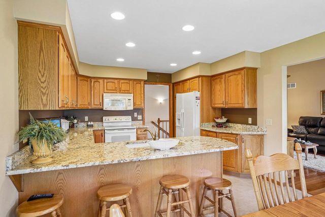 1004 Ganser Drive, Waunakee, WI 53597