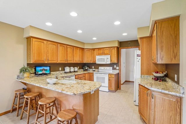 1004 Ganser Drive, Waunakee, WI 53597