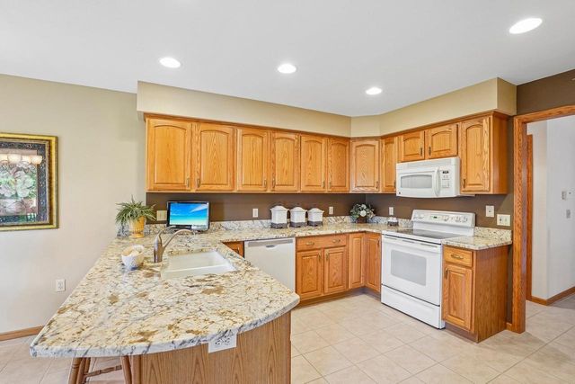 1004 Ganser Drive, Waunakee, WI 53597