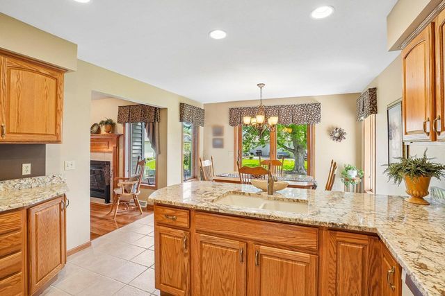 1004 Ganser Drive, Waunakee, WI 53597