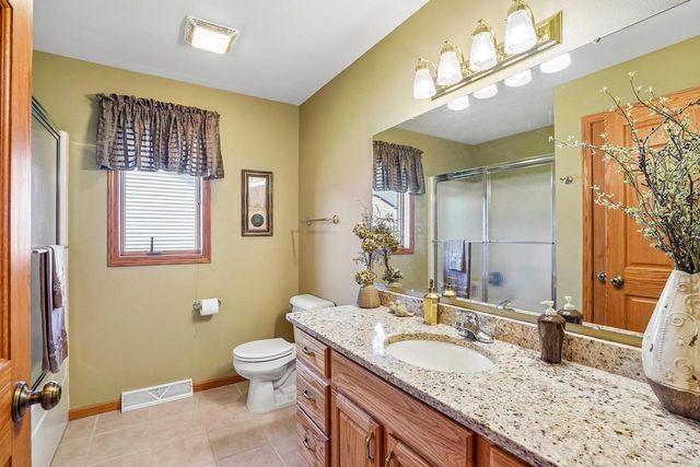 1004 Ganser Drive, Waunakee, WI 53597