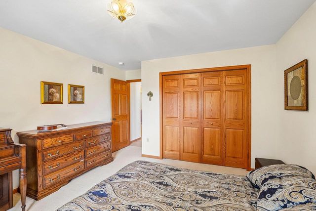1004 Ganser Drive, Waunakee, WI 53597