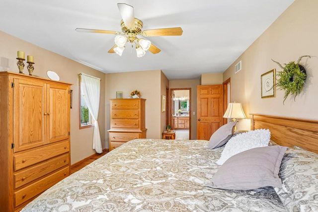1004 Ganser Drive, Waunakee, WI 53597