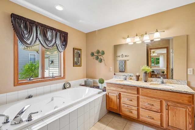 1004 Ganser Drive, Waunakee, WI 53597