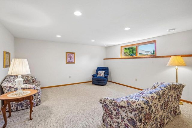 1004 Ganser Drive, Waunakee, WI 53597