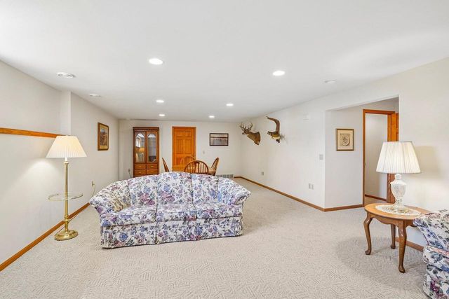 1004 Ganser Drive, Waunakee, WI 53597