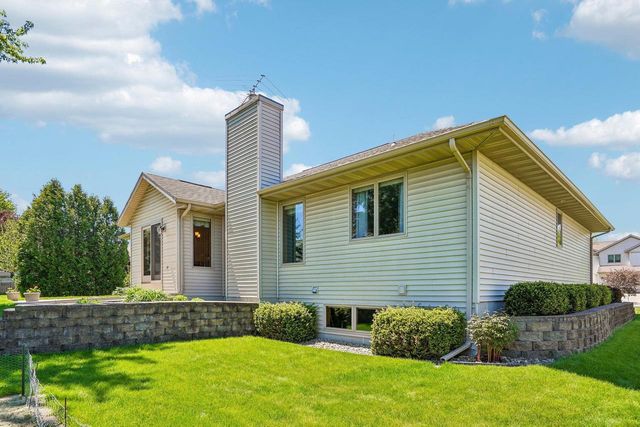 1004 Ganser Drive, Waunakee, WI 53597