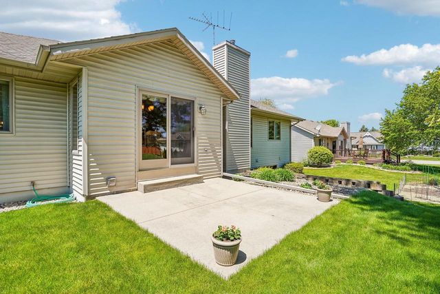 1004 Ganser Drive, Waunakee, WI 53597