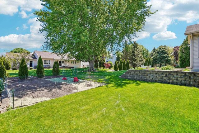 1004 Ganser Drive, Waunakee, WI 53597