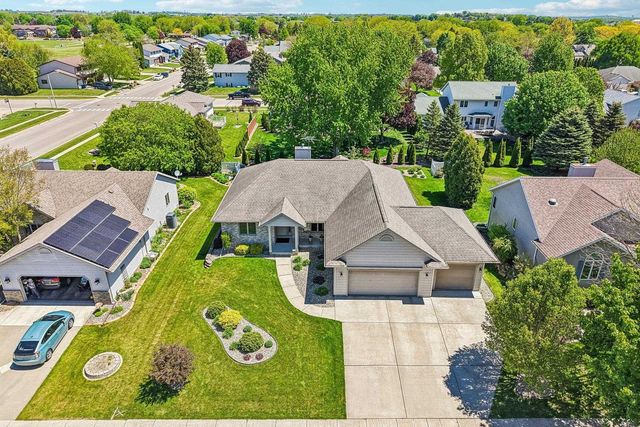 1004 Ganser Drive, Waunakee, WI 53597