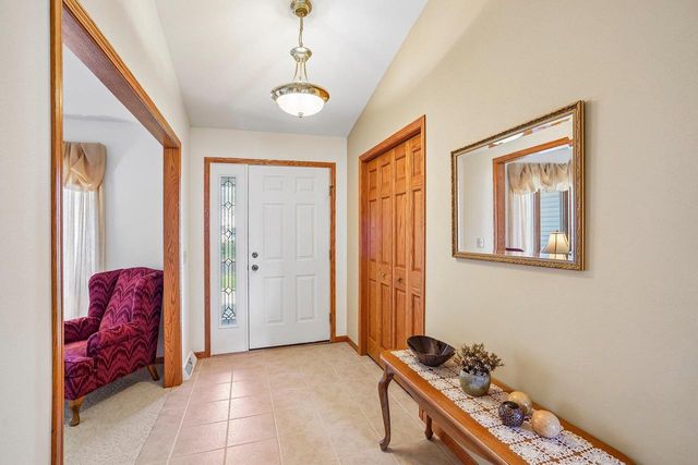1004 Ganser Drive, Waunakee, WI 53597