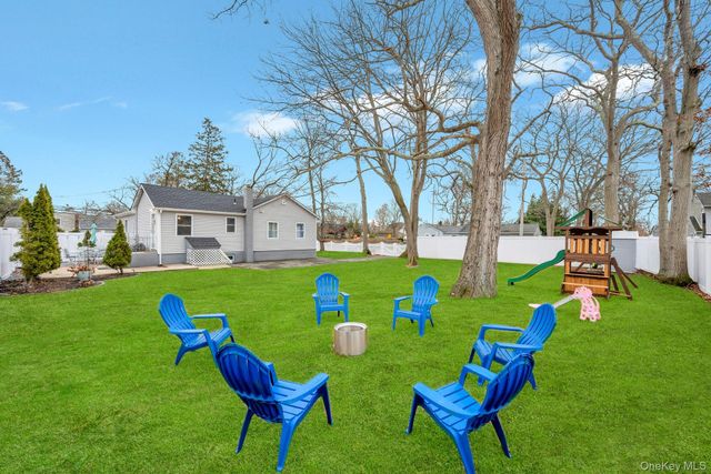 220 Woodycrest Drive, Holtsville, NY 11742