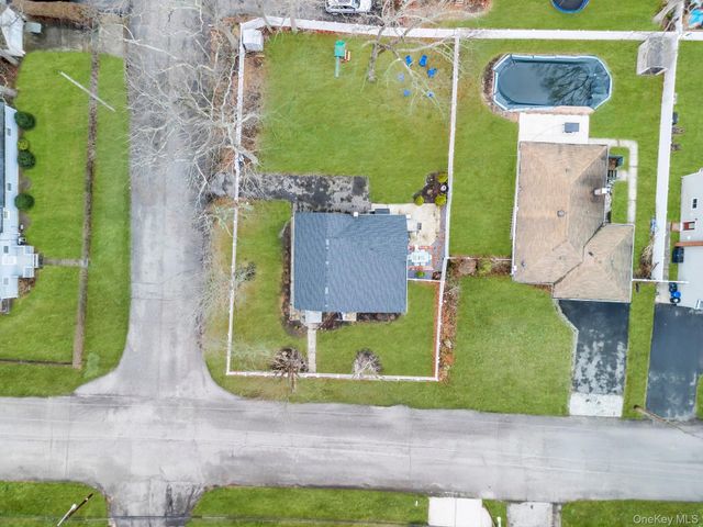 220 Woodycrest Drive, Holtsville, NY 11742