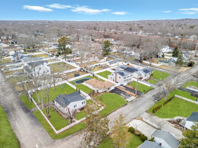 220 Woodycrest Drive, Holtsville, NY 11742