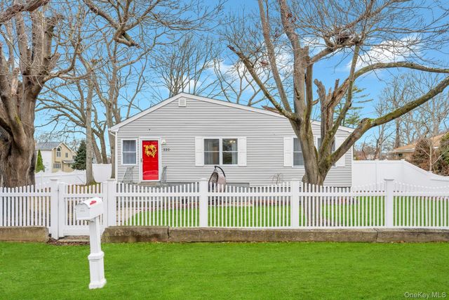 220 Woodycrest Drive, Holtsville, NY 11742