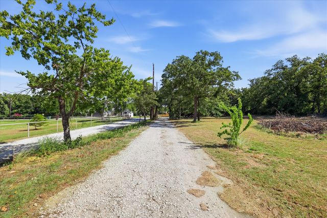 6901 Hawk Road, Flower Mound, TX 75022