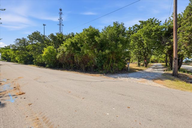 6901 Hawk Road, Flower Mound, TX 75022