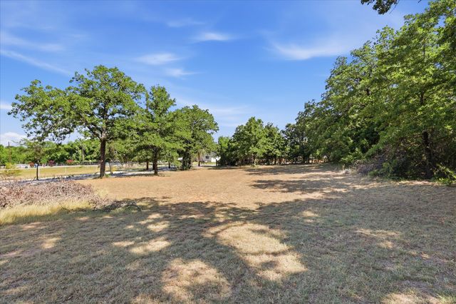6901 Hawk Road, Flower Mound, TX 75022